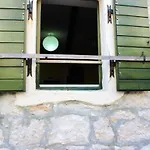 Comfortable In Betina, Terrace, 55 M², Air-conditioned Apartment