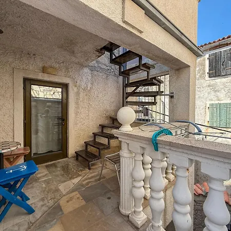Comfortable In Betina, Terrace, 55 M², Air-conditioned Lejlighed