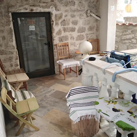 Comfortable In Betina, Terrace, 55 M², Air-conditioned