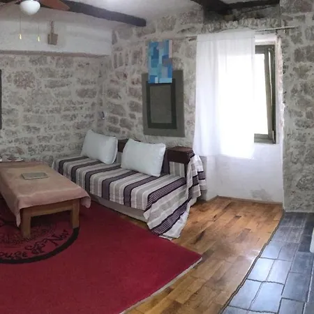 Comfortable In Betina, Terrace, 55 M², Air-conditioned Lejlighed