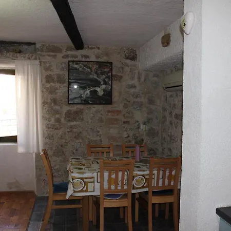 Lejlighed Comfortable In Betina, Terrace, 55 M², Air-conditioned *