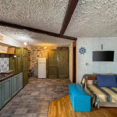 Comfortable In Betina, Terrace, 55 M², Air-conditioned Appartement