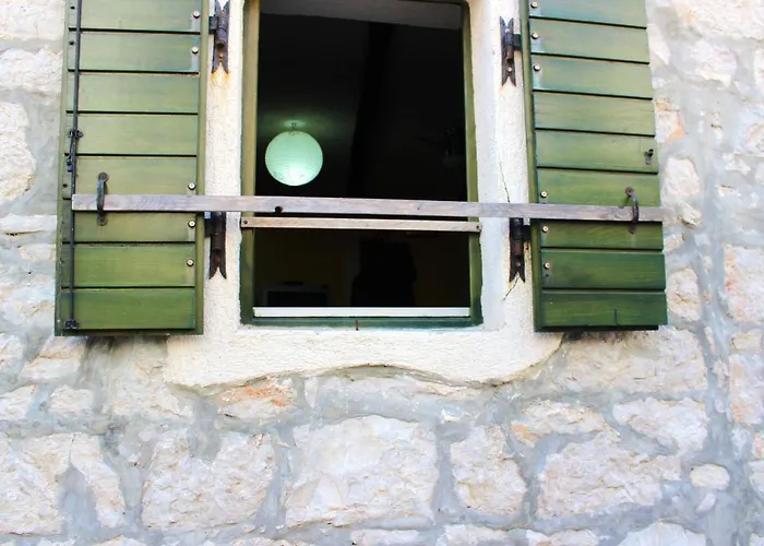 Comfortable In Betina, Terrace, 55 M², Air-conditioned Apartamento