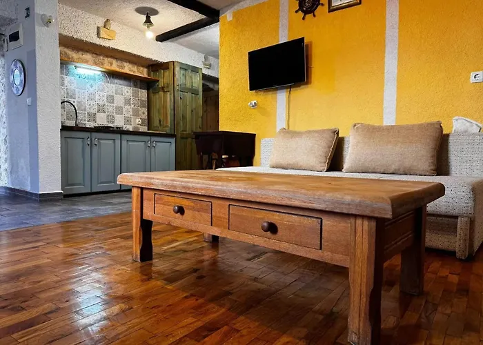 Comfortable In Betina, Terrace, 55 M², Air-conditioned アパート *