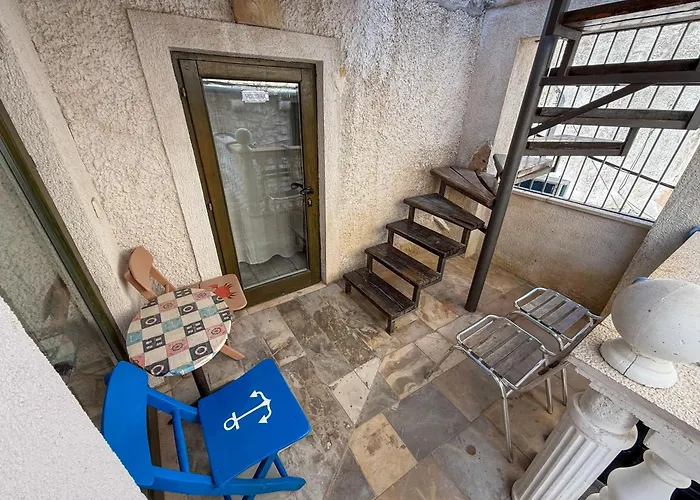 Comfortable In Betina, Terrace, 55 M², Air-conditioned アパート