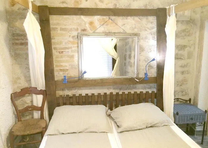 Comfortable In Betina, Terrace, 55 M², Air-conditioned アパート ベティナ